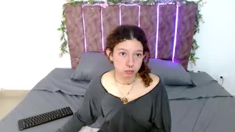 elarose723 online show from October 10, 2:11 pm