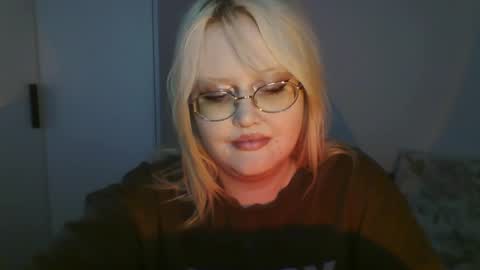 elayne_sweet online show from May 21, 6:22 am