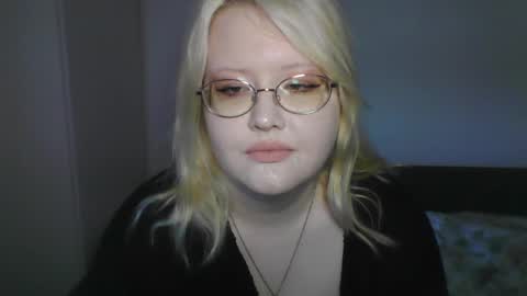 elayne_sweet online show from April 28, 6:17 am