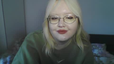 elayne_sweet online show from May 15, 10:51 am