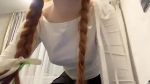 Lois online show from April 15, 7:58 pm