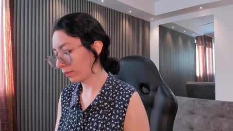 Snapshot of electraa_fox chatting on January 23, 12:30 pm Electra online show from January 23, 12:30 pm