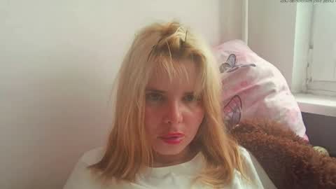 Elena online show from May 26, 3:33 pm