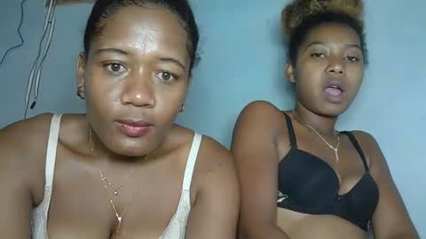 elia011 online show from February 3, 9:41 am