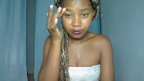 elia011 online show from January 18, 12:36 pm