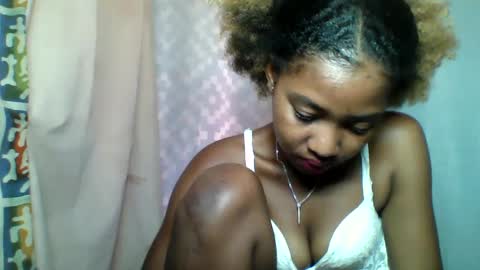 elia011 online show from January 31, 6:13 am