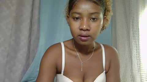 elia011 online show from February 22, 7:56 am