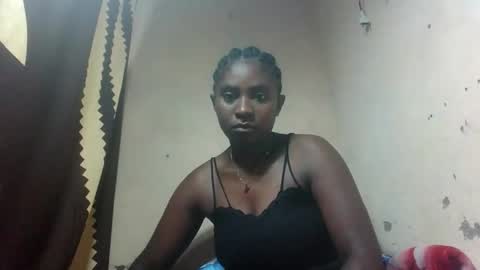 eliannee online show from December 19, 6:49 am