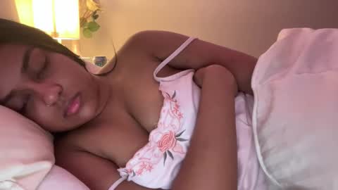 elibabyyy2 online show from May 15, 4:27 am