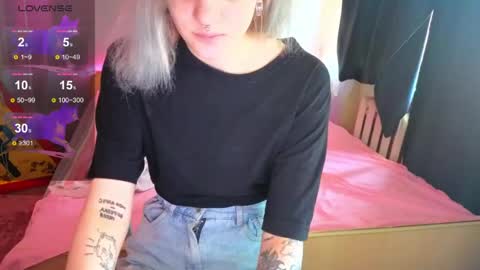 elieiza_xo online show from May 14, 9:26 am
