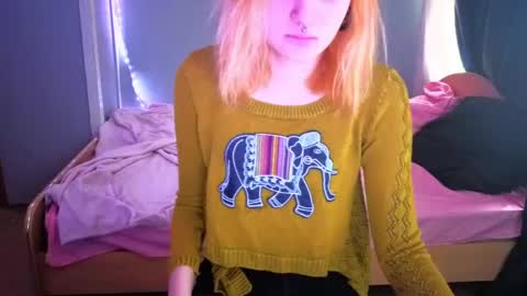 elieiza_xo online show from May 6, 9:24 am