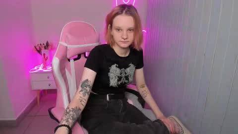 elieiza_xo online show from October 12, 3:42 am