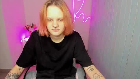 elieiza_xo online show from October 7, 9:25 am