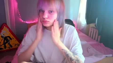 elieiza_xo online show from May 12, 9:28 am