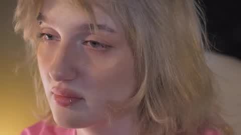 Ellie online show from April 1, 5:19 am