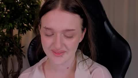 Ellie online show from November 23, 5:21 am