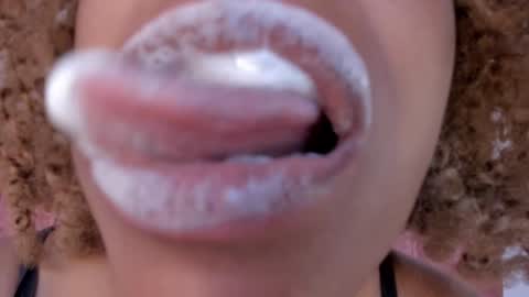 Elietthe online show from December 3, 10:59 am