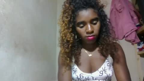 elina981 online show from May 21, 10:24 am
