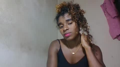 elina981 online show from May 18, 7:58 am