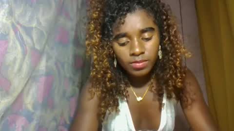 elina981 online show from May 6, 6:23 pm