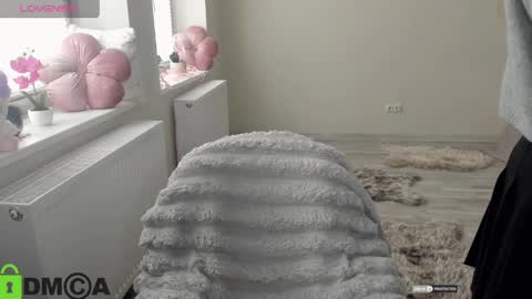 elina_x online show from April 3, 7:06 am