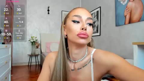 Elina online show from June 26, 9:10 am