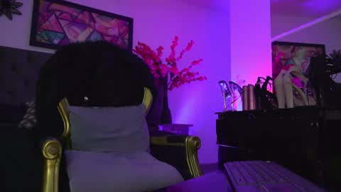 Elinne hendrix  online show from June 23, 9:02 pm