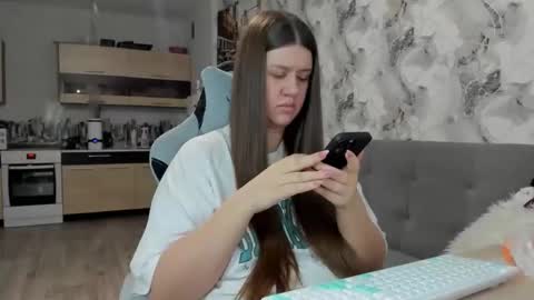 Aletta Oushen online show from December 4, 3:46 pm