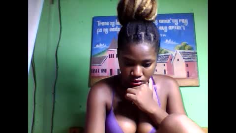 elisabeth2525 online show from February 12, 6:29 am