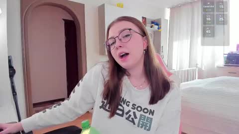 Elise    online show from February 28, 10:30 am
