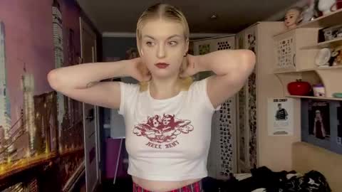 Kate online show from May 4, 10:19 am