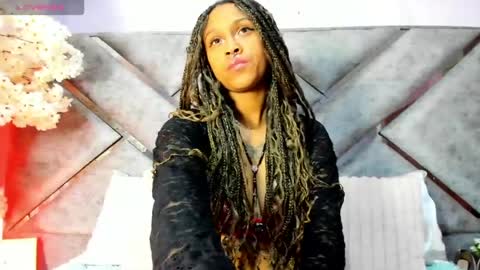 elit noa online show from May 26, 3:28 am