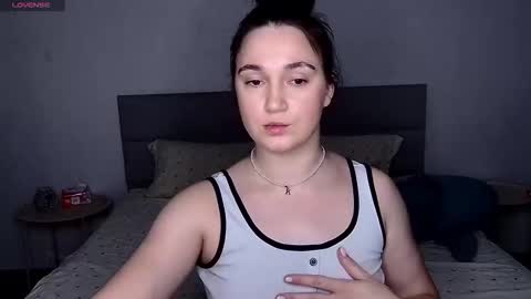 Snapshot of eliz_v_ta chatting on September 13, 10:07 pm Eliz online show from September 13, 10:07 pm