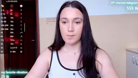 Snapshot of eliz_v_ta chatting on September 12, 10:35 am Eliz online show from September 12, 10:35 am