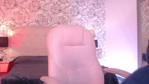 Eliza online show from October 10, 8:58 pm