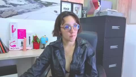 Eliza online show from May 7, 7:50 pm