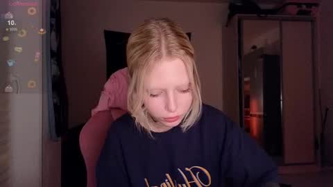 Elizabeth online show from October 12, 7:16 pm