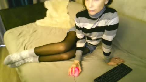 Elizabethangel online show from October 12, 11:12 am