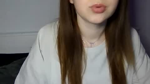 Elizabet 18 online show from February 15, 12:15 am