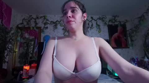 Elizabeth online show from September 30, 9:19 pm