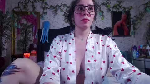 Elizabeth online show from October 4, 8:57 pm