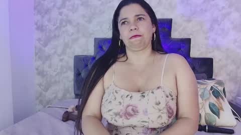 Elizabeth online show from April 29, 8:25 pm