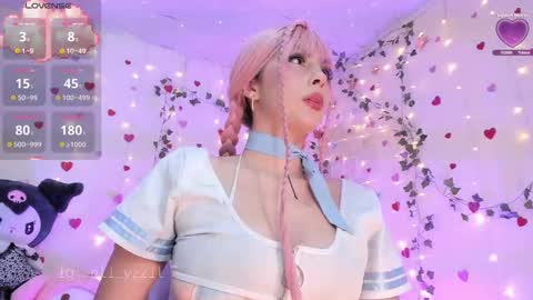 Snapshot of elizabeth_jing chatting on March 2, 2:15 pm Independent Model online show from March 2, 2:15 pm