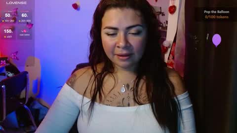 Snapshot of elizabeth_martinez98 chatting on February 25, 3:52 pm Elizabeth Martinez online show from February 25, 3:52 pm