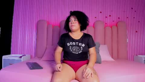 elizabethbloomm online show from June 16, 3:29 am