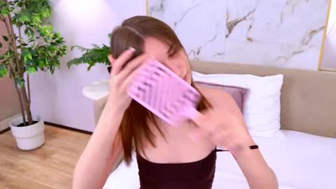 Elizabeth online show from November 21, 4:31 pm