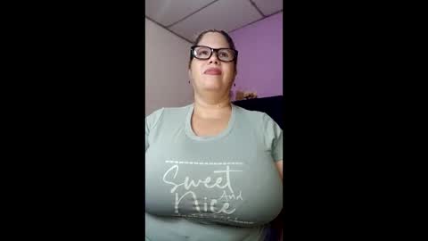 Elizabeth online show from May 22, 10:46 am