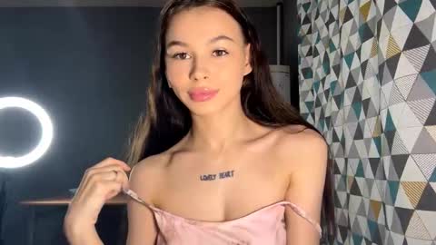 L O V E L Y online show from October 10, 9:20 pm