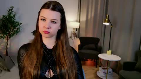 Eliza online show from May 28, 1:31 pm