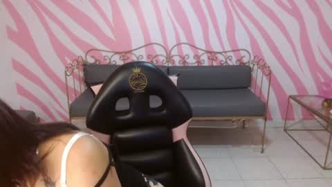 Elizza online show from June 17, 1:23 pm